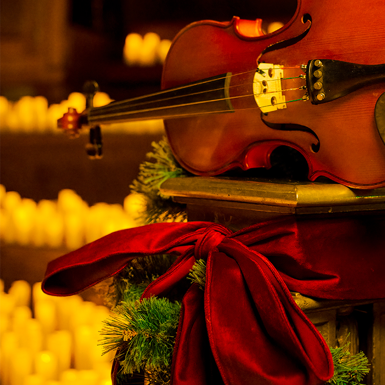Candlelight Christmas Carols on Strings